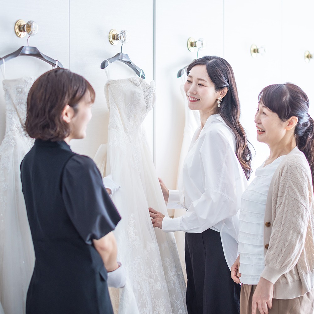 「安心のチーム力」か「自由なセレクト」 ふたりに合う準備スタイルを見極めて